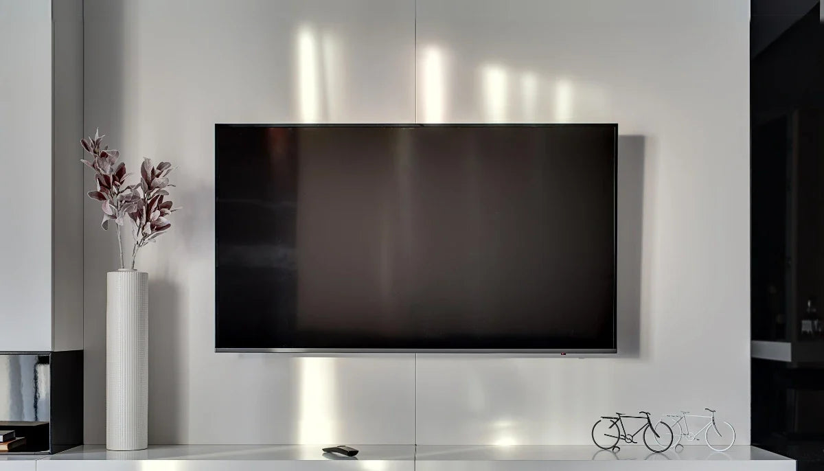 Anti-Glare vs Ultima Clear: Which TV Screen Protector Is Best for Bright Rooms?